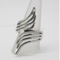 Hollow Wide Women Bandes de mariage Bijoux en acier inoxydable Angel Wing Finger Ring